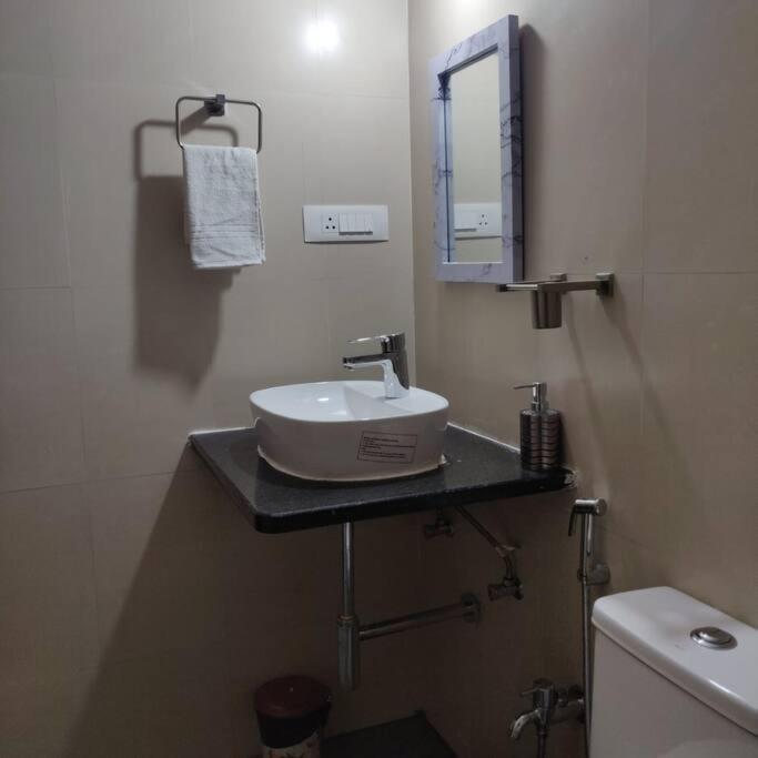 Kivi'S Kozy 2Bhk Luxurious Apartment Goa By Leela Homes Arpora Esterno foto