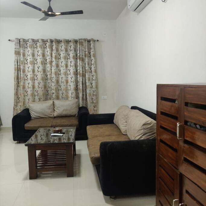 Kivi'S Kozy 2Bhk Luxurious Apartment Goa By Leela Homes Arpora Esterno foto